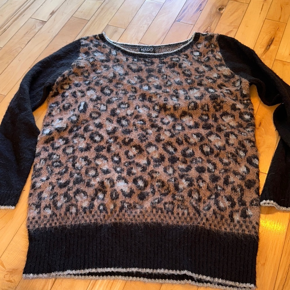 Nado Leopard Print Sweater